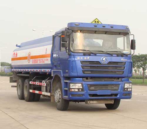 國四陜汽德龍后八輪油罐車