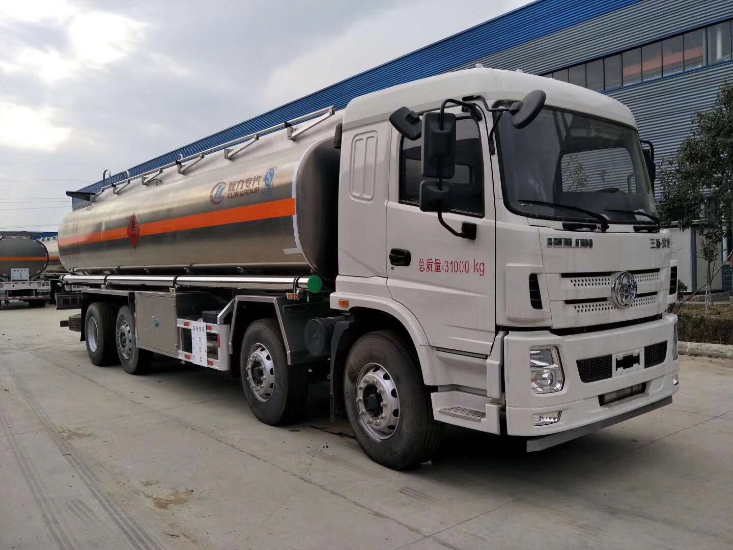 三環(huán)十通前四后六油罐車(chē)圖片 三環(huán)十通前四后六油罐車(chē)圖片