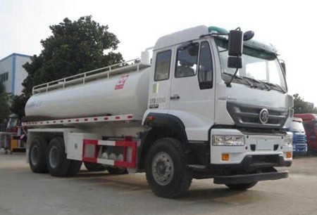 重汽斯太爾后八輪油井液處理車(chē)圖片 重汽斯太爾后八輪油井液處理車(chē)圖片