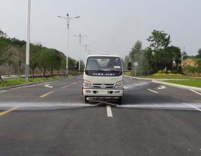 福田2噸藍(lán)牌灑水車(chē)