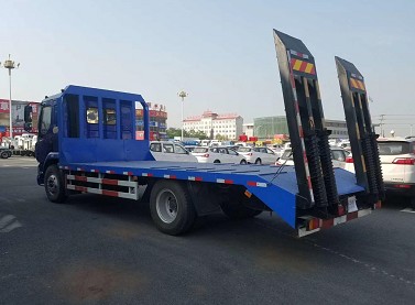 東風(fēng)柳汽乘龍單橋平板運(yùn)輸車