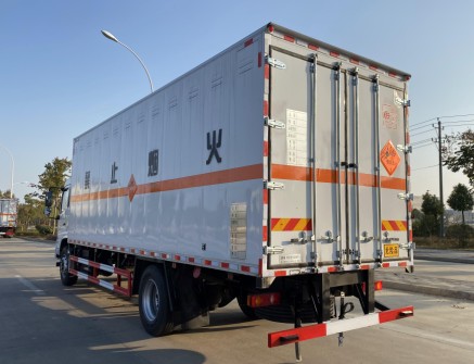 國六東風(fēng)天錦6.2米/6.6米/6.8米爆破器材運輸車