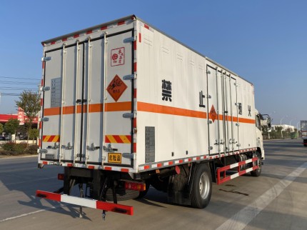 國六東風(fēng)天錦6.2米/6.6米/6.8米爆破器材運輸車