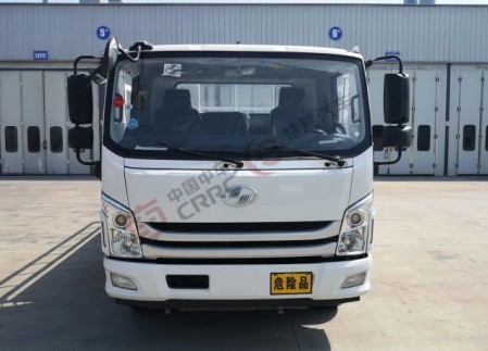 國六躍進(jìn)C500藍(lán)牌4.2米氣瓶運(yùn)輸車