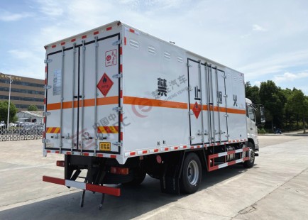 國六東風(fēng)天錦6.2米/6.6米/6.8米易燃?xì)怏w廂式運(yùn)輸車