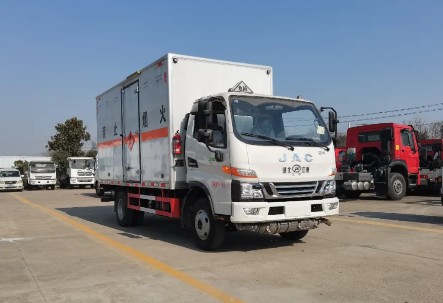 國(guó)六江淮駿鈴V5黃牌易燃?xì)怏w廂式運(yùn)輸車