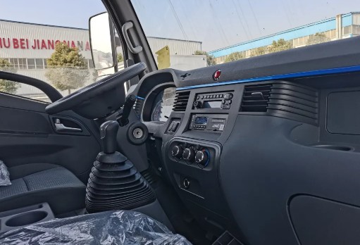 國(guó)六江淮駿鈴V5黃牌易燃?xì)怏w廂式運(yùn)輸車