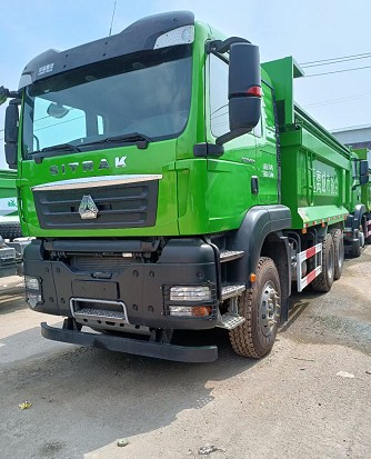 庫存重汽汕德卡后八輪渣土車 庫存重汽汕德卡后八輪渣土車