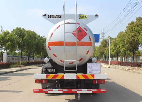 國六東風(fēng)天錦甲醇乙醇罐式運輸車圖片 國六東風(fēng)天錦甲醇乙醇罐式運輸車圖片