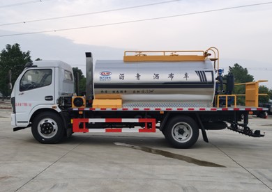 7立方普通型瀝青灑布車(chē) 7立方普通型瀝青灑布車(chē)