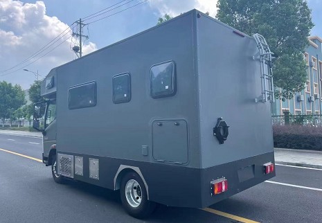重汽豪沃藍(lán)牌硬派房車