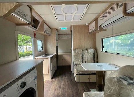 重汽豪沃藍(lán)牌硬派房車