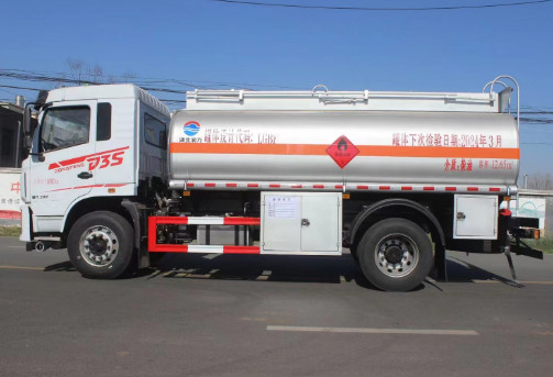 東風(fēng)專用底盤(pán)(D3S)10噸油罐車 東風(fēng)專用底盤(pán)(D3S)10噸油罐車