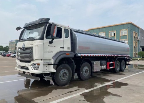 重汽豪沃前四后八供液車(chē)