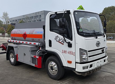 程力解放2.5方藍(lán)牌加油車_程力牌CL5042GJY6BWG型加油車